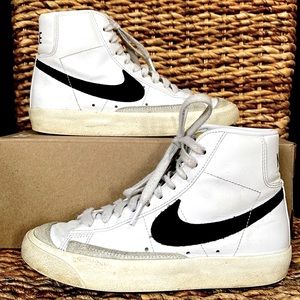 Nike Blazers Women’s Sz 5